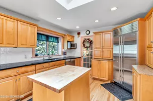 14 Copperfield Ct, Eatontown, NJ 07724 - Photo 6