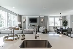 21 Victoria Gdns Sq, Neptune Township, NJ 07753 - Photo 6