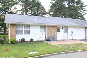 61 Cambridge Circle, Manchester Township, NJ 08759 - Photo 2