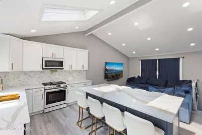 147 Newbury Road, Howell Township, NJ 07731 - Photo 4