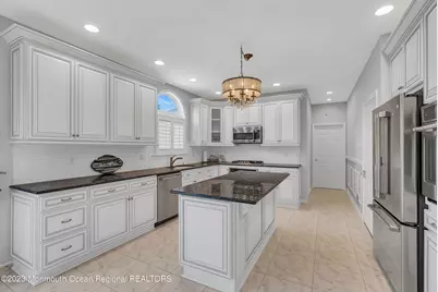 7 Mackenzie Road, Eatontown, NJ 07724 - Photo 14