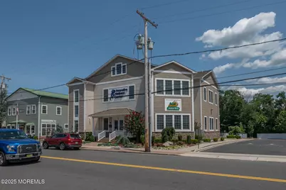 15-17 E Railroad Avenue, Middlesex, NJ 08846 - Photo 2