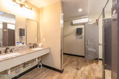 15-17 E Railroad Avenue, Middlesex, NJ 08846 - Photo 32