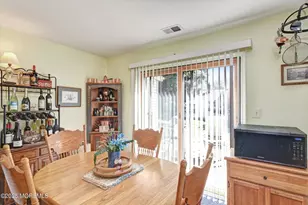 41 Lindsay Ct, Freehold, NJ 07728 - Photo 6