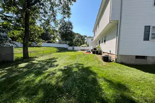 534 Apple Dr, Oakhurst, NJ 07755 - Photo 8