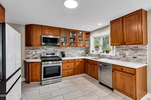 123 Freehold Rd, Manalapan Township, NJ 07726 - Photo 10