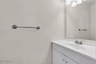 108 Dundee Ct, Aberdeen Township, NJ 07747 - Photo 6