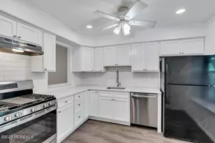 108 Dundee Ct, Aberdeen Township, NJ 07747 - Photo 4