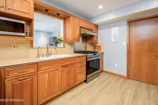4 Maxwell Ln, Manalapan Township, NJ 07726 - Photo 6