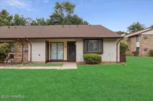 70 Overlook Way, Manalapan Township, NJ 07726 - Photo 2