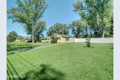 216 Paint Island Spring Road, Millstone Township, NJ 08510 - Photo 4