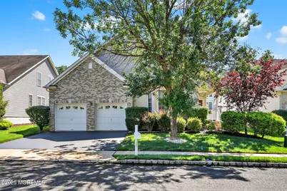 211 Bradwick Way, Marlboro Township, NJ 07746 - Photo 4