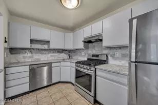 604 Woodhaven Dr, Edison, NJ 08817 - Photo 14