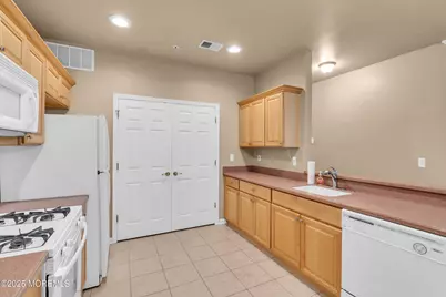 219 Sophee Lane, Lakewood, NJ 08701 - Photo 16