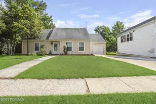 123 Hearth Ct E, Lakewood, NJ 08701 - Photo 1