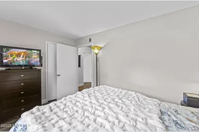 32A Plaza De Las Lobos, Freehold, NJ 07728 - Photo 20