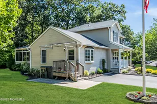 1 Sun Hollow Rd, Howell Township, NJ 07731 - Photo 4