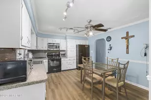 742 W Commodore Blvd, Jackson, NJ 08527 - Photo 6