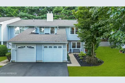 75 Woodmere Drive #906, Sayreville, NJ 08859 - Photo 1