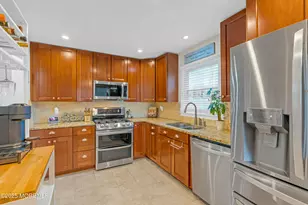 75 Woodmere Dr, Sayreville, NJ 08859 - Photo 22