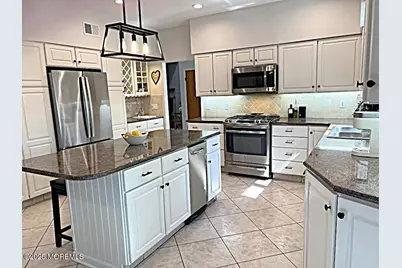 88 Windsor Drive, Eatontown, NJ 07724 - Photo 10