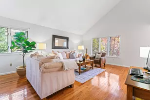 88 Windsor Dr, Eatontown, NJ 07724 - Photo 4