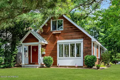 17 Woodrow Street, Oakhurst, NJ 07755 - Photo 2