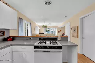 17 Woodrow St, Oakhurst, NJ 07755 - Photo 14