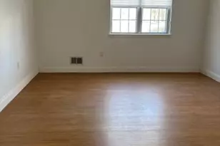 1 Carnaby Close, Freehold, NJ 07728 - Photo 4