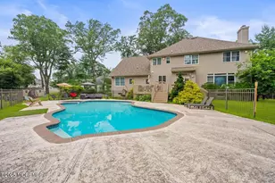 21 Old Queens Ct, Eatontown, NJ 07724 - Photo 2