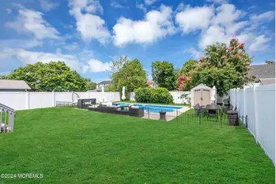325 Roosevelt Avenue, Oakhurst, NJ 07755 - Photo 34