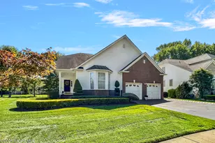 142 Scarborough Way, Marlboro Township, NJ 07746 - Photo 2