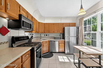 78 Albury Way, North Brunswick Township, NJ 08902 - Photo 4