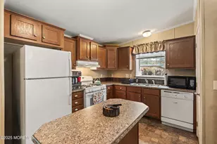 45 Marcia Memorial Cir, Jackson, NJ 08527 - Photo 6