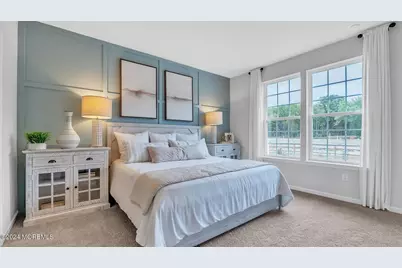 46 Victoria Gardens Square, Neptune Township, NJ 07753 - Photo 16