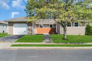 8 Panama Ct, Toms River Township, NJ 08757 - Photo 1