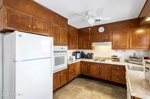 612A Lake Point Dr, Lakewood, NJ 08701 - Photo 2