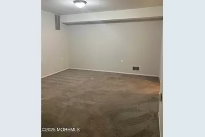 315 Wellington Place, Aberdeen Township, NJ 07747 - Photo 10