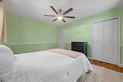 64 Woodcrest Drive, Freehold, NJ 07728 - Photo 24