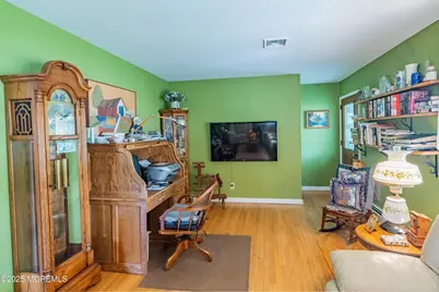 806 W Farms Road, Howell Township, NJ 07731 - Photo 4