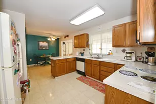 661 Azalea Plaza, Monroe Township, NJ 08831 - Photo 10