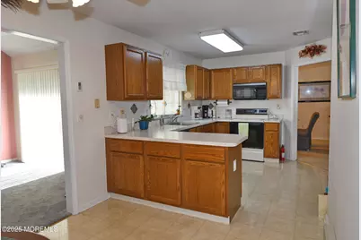 661 Azalea Plaza #661C, Monroe Township, NJ 08831 - Photo 12