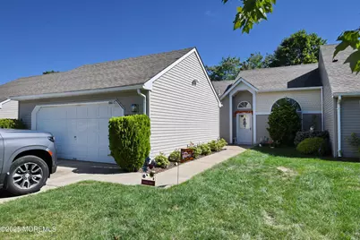 661 Azalea Plaza #661C, Monroe Township, NJ 08831 - Photo 2