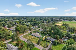 8 Lake Dr, Freehold, NJ 07728 - Photo 16