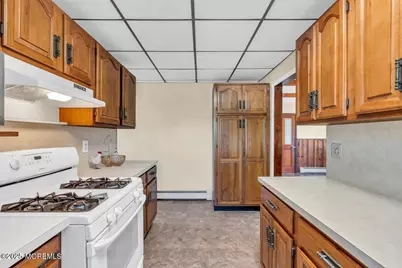 106 Van Brackle Road, Aberdeen Township, NJ 07747 - Photo 20