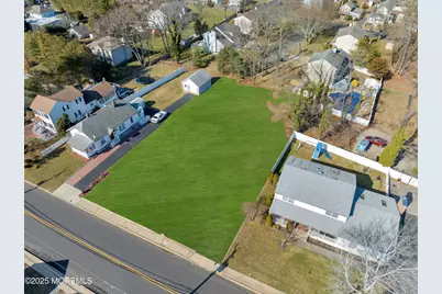 365 W Park Avenue, Oakhurst, NJ 07755 - Photo 2