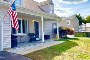 7 Cherry Bend Dr, Howell Township, NJ 07731 - Photo 2