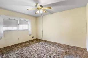 12 Meadowbrook Ln, Freehold, NJ 07728 - Photo 16