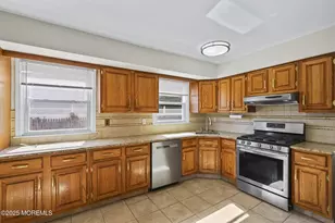 51 Angela Cir, Hazlet Township, NJ 07730 - Photo 12