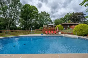 10 Deercrest Dr, Holmdel, NJ 07733 - Photo 40